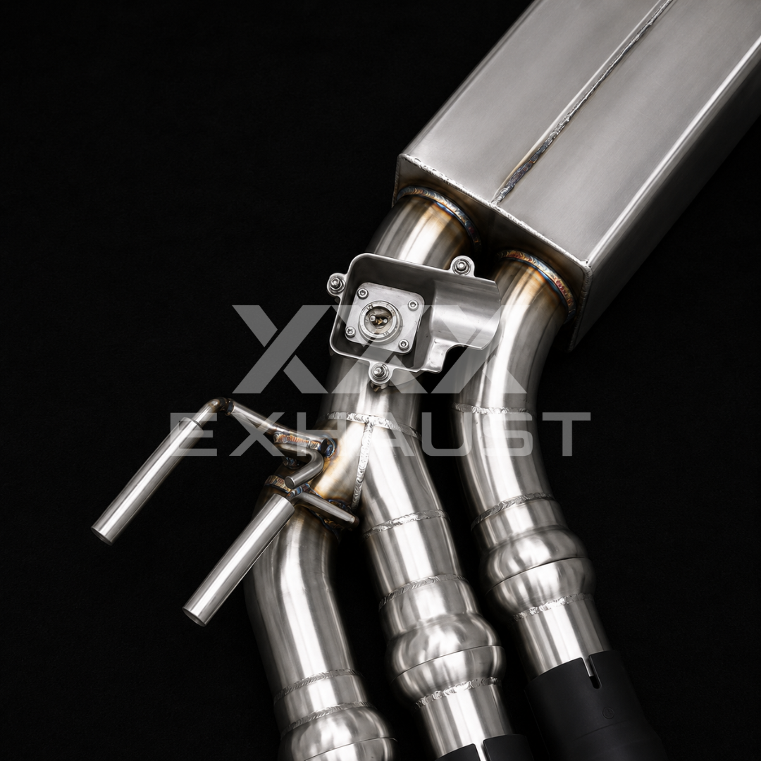 Terminale Valvolato Mercedes-AMG G63 W464 W465 Tripla Uscita con Fondelli in Carbonio